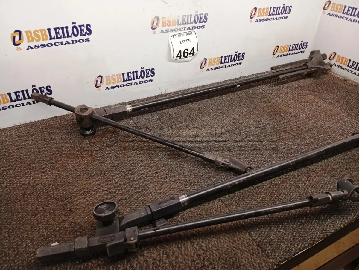 LOTE 464 - 02 BASES P/ MICROFONES. (NO ESTADO) ATENÇÃO! FAZER A VISITAÇÃO ANTES DE ARREMATAR, NÃO SABEMOS SE FUNCIONA. LEILÃO NÃO TEM GARANTIA E NEM DEVOLUÇÃO, SUJEITO A POSSÍVEIS AVARIAS VISÍVEIS/OCULTAS E/OU AUSÊNCIA DE COMPONENTES.