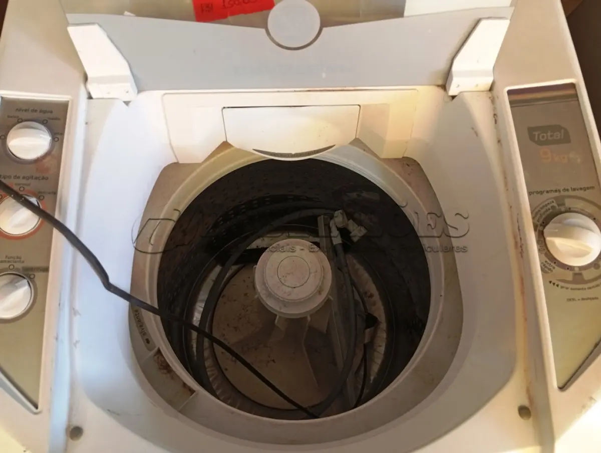 LOTE 510 - 01 MÁQUINA DE LAVAR ROUPAS BRASTEMP. (NO ESTADO) ATENÇÃO! FAZER A VISITAÇÃO ANTES DE ARREMATAR, NÃO SABEMOS SE FUNCIONA. LEILÃO NÃO TEM GARANTIA E NEM DEVOLUÇÃO, SUJEITO A POSSÍVEIS AVARIAS VISÍVEIS/OCULTAS E/OU AUSÊNCIA DE COMPONENTES.