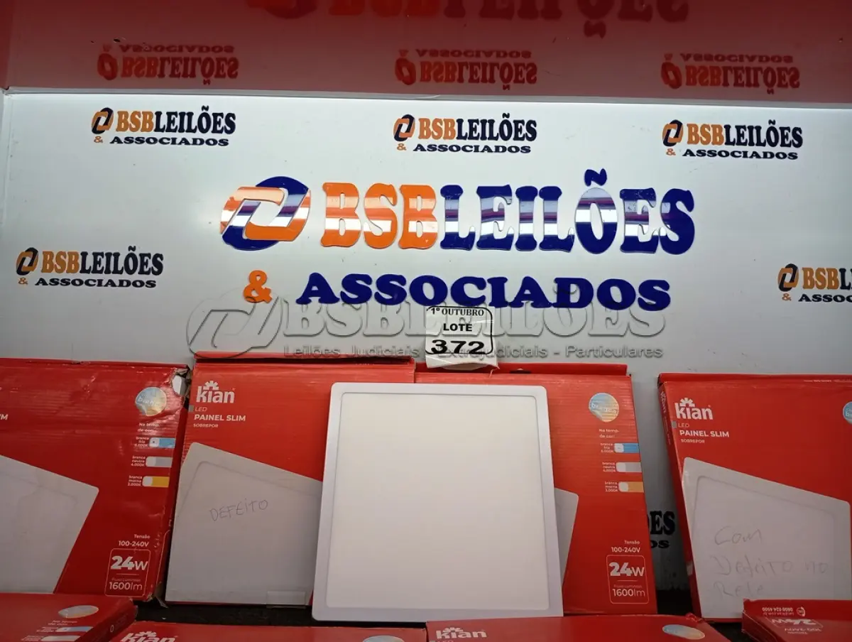 LOTE 372 - 09 LUMINÁRIAS DE LED PAINEL SLIM KIAN 18W 100-240V.  (NO ESTADO) ATENÇÃO! FAZER A VISITAÇÃO ANTES DE ARREMATAR, NÃO SABEMOS SE FUNCIONA. LEILÃO NÃO TEM GARANTIA E NEM DEVOLUÇÃO, SUJEITO A POSSÍVEIS AVARIAS VISÍVEIS/OCULTAS E/OU AUSÊNCIA DE COMPONENTES.