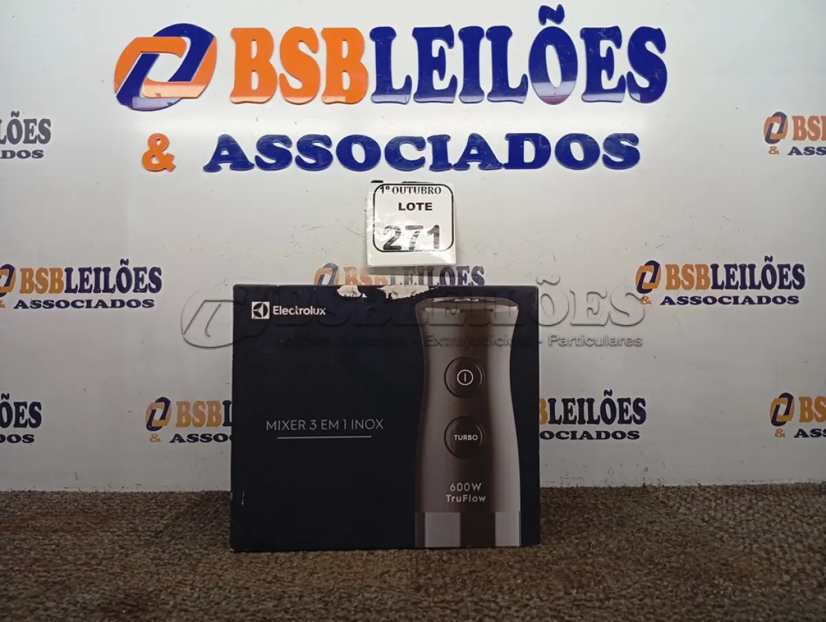 LOTE 271 - 01 MIXER ELECTROLUX EM INOX COR CINZA 110V (NOVO). (NO ESTADO) ATENÇÃO! FAZER A VISITAÇÃO ANTES DE ARREMATAR, NÃO SABEMOS SE FUNCIONA. LEILÃO NÃO TEM GARANTIA E NEM DEVOLUÇÃO, SUJEITO A POSSÍVEIS AVARIAS VISÍVEIS/OCULTAS E/OU AUSÊNCIA DE COMPONENTES.