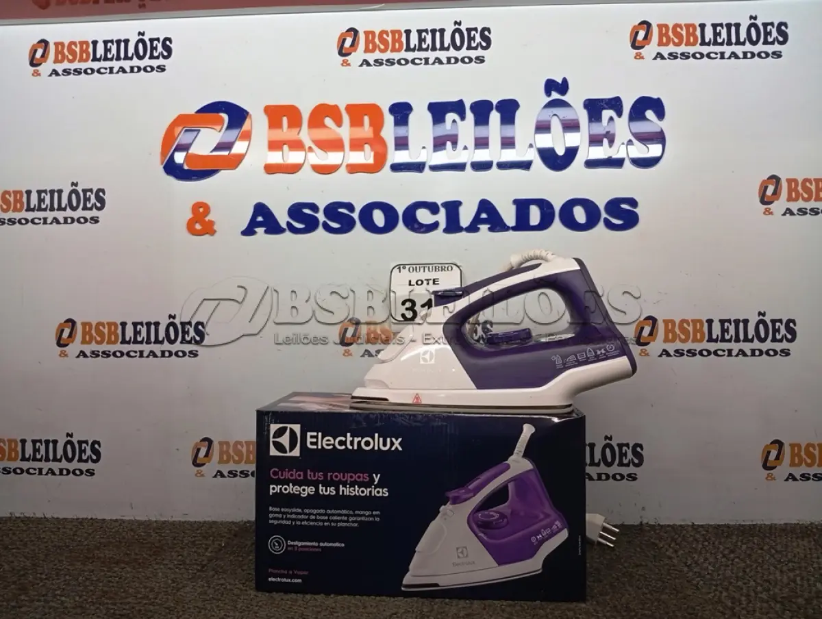 LOTE 312 - 01 FERRO DE PASSAR ROUPAS A VAPOR ELECTROLUX COR BRANCA C/ ROXO (NOVO). (NO ESTADO) ATENÇÃO! FAZER A VISITAÇÃO ANTES DE ARREMATAR, NÃO SABEMOS SE FUNCIONA. LEILÃO NÃO TEM GARANTIA E NEM DEVOLUÇÃO, SUJEITO A POSSÍVEIS AVARIAS VISÍVEIS/OCULTAS E/OU AUSÊNCIA DE COMPONENTES.