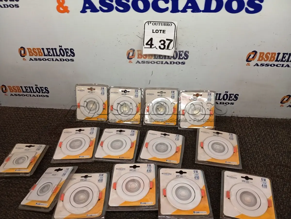 LOTE 437 - 12 LUMINARIAS DE INBUTIR 35W. (NO ESTADO) ATENÇÃO! FAZER A VISITAÇÃO ANTES DE ARREMATAR, NÃO SABEMOS SE FUNCIONA. LEILÃO NÃO TEM GARANTIA E NEM DEVOLUÇÃO, SUJEITO A POSSÍVEIS AVARIAS VISÍVEIS/OCULTAS E/OU AUSÊNCIA DE COMPONENTES.