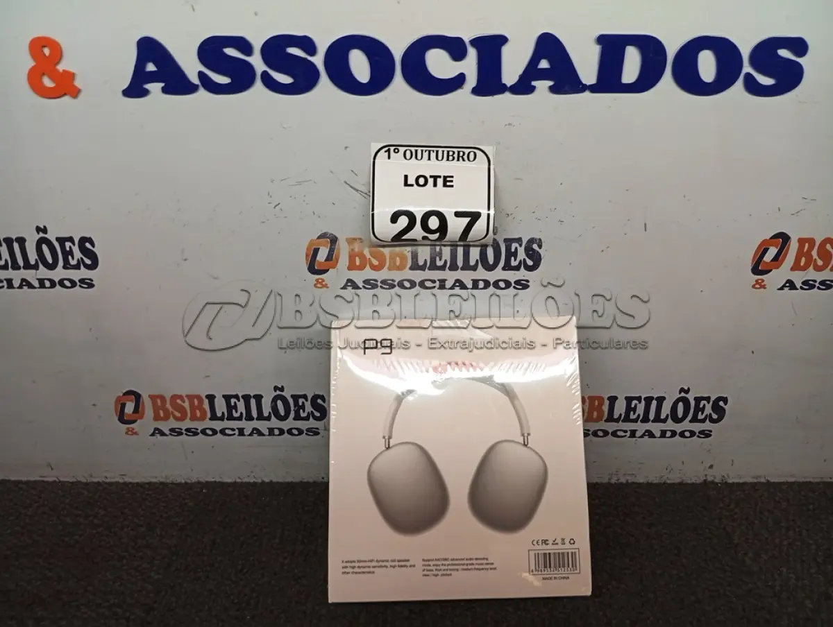 LOTE 297 - 01 HEADPHONE P9 COR BRANCA. (NO ESTADO) ATENÇÃO! FAZER A VISITAÇÃO ANTES DE ARREMATAR, NÃO SABEMOS SE FUNCIONA. LEILÃO NÃO TEM GARANTIA E NEM DEVOLUÇÃO, SUJEITO A POSSÍVEIS AVARIAS VISÍVEIS/OCULTAS E/OU AUSÊNCIA DE COMPONENTES.