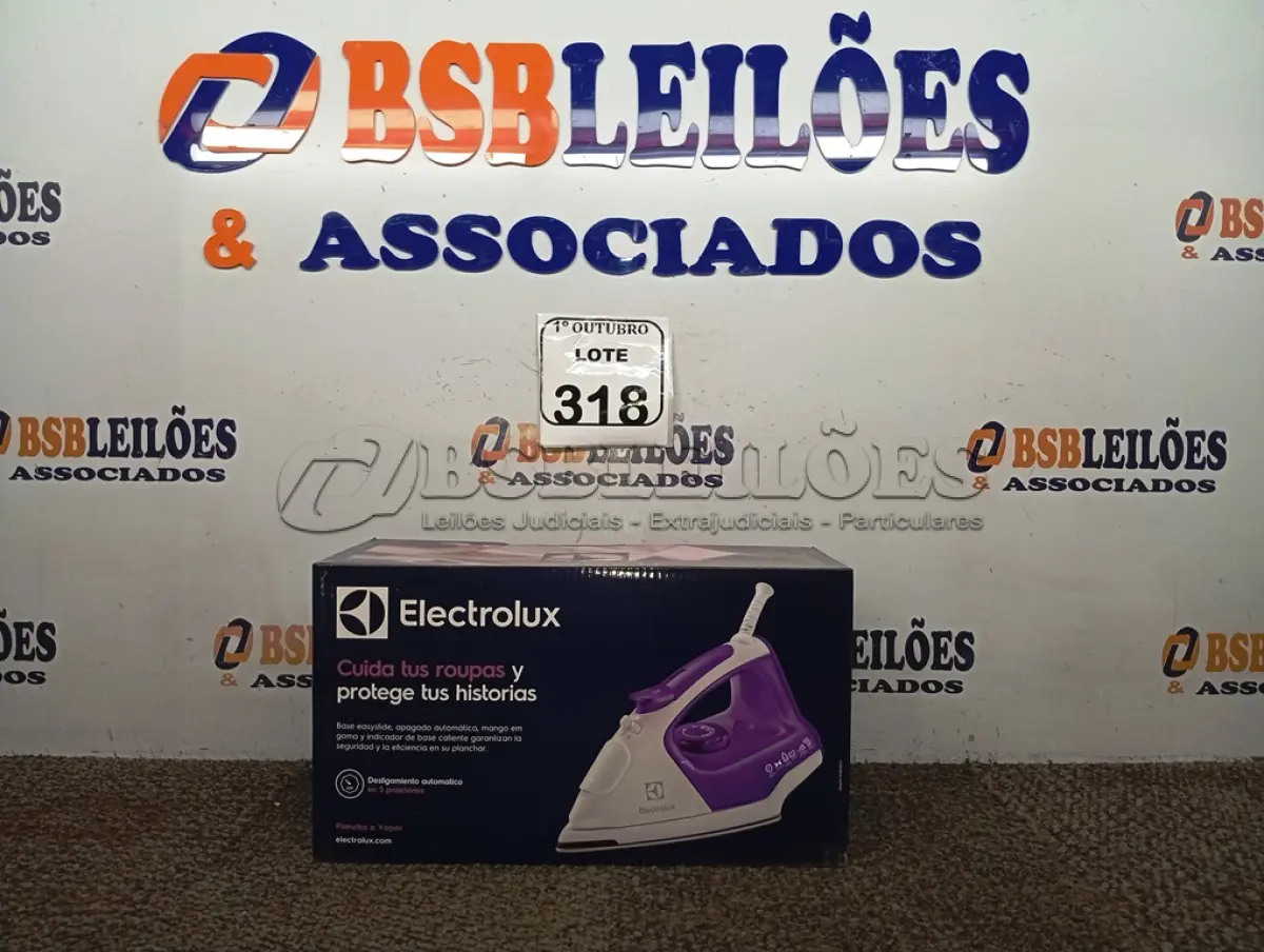 LOTE 318 - 01 FERRO A VAPOR DE PASSAR ROUPAS ELECTROLUX COR BRANCA C/ ROXO (NOVO). (NO ESTADO) ATENÇÃO! FAZER A VISITAÇÃO ANTES DE ARREMATAR, NÃO SABEMOS SE FUNCIONA. LEILÃO NÃO TEM GARANTIA E NEM DEVOLUÇÃO, SUJEITO A POSSÍVEIS AVARIAS VISÍVEIS/OCULTAS E/OU AUSÊNCIA DE COMPONENTES.