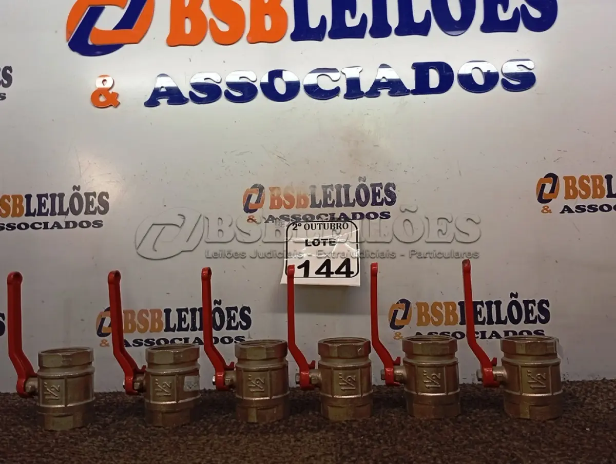 LOTE 144 - 06 REGISTROS DE ÁGUA 1¹/2”. (NO ESTADO) ATENÇÃO! FAZER A VISITAÇÃO ANTES DE ARREMATAR, NÃO SABEMOS SE FUNCIONA. LEILÃO NÃO TEM GARANTIA E NEM DEVOLUÇÃO, SUJEITO A POSSÍVEIS AVARIAS VISÍVEIS/OCULTAS E/OU AUSÊNCIA DE COMPONENTES.