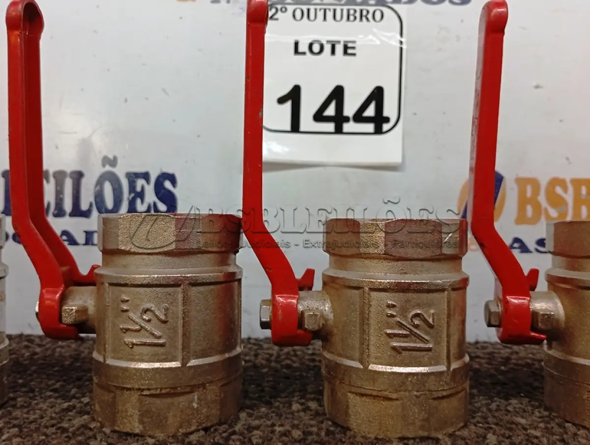 LOTE 144 - 06 REGISTROS DE ÁGUA 1¹/2”. (NO ESTADO) ATENÇÃO! FAZER A VISITAÇÃO ANTES DE ARREMATAR, NÃO SABEMOS SE FUNCIONA. LEILÃO NÃO TEM GARANTIA E NEM DEVOLUÇÃO, SUJEITO A POSSÍVEIS AVARIAS VISÍVEIS/OCULTAS E/OU AUSÊNCIA DE COMPONENTES.