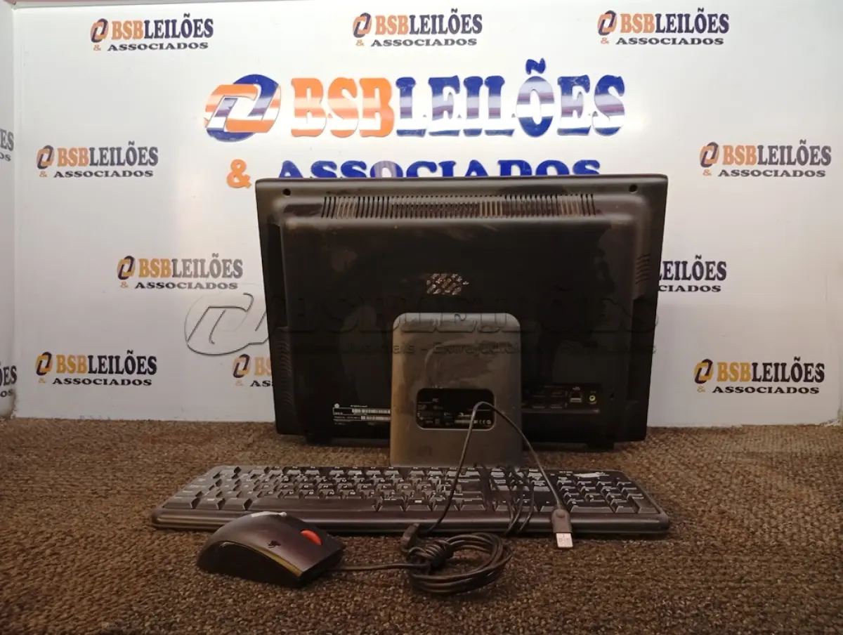 LOTE 062 - 01 PC ALL IN ONE MARCA HP COM TECLADO E MOUSE. (NO ESTADO) ATENÇÃO! FAZER A VISITAÇÃO ANTES DE ARREMATAR, NÃO SABEMOS SE FUNCIONA. LEILÃO NÃO TEM GARANTIA E NEM DEVOLUÇÃO, SUJEITO A POSSÍVEIS AVARIAS VISÍVEIS/OCULTAS E/OU AUSÊNCIA DE COMPONENTES.