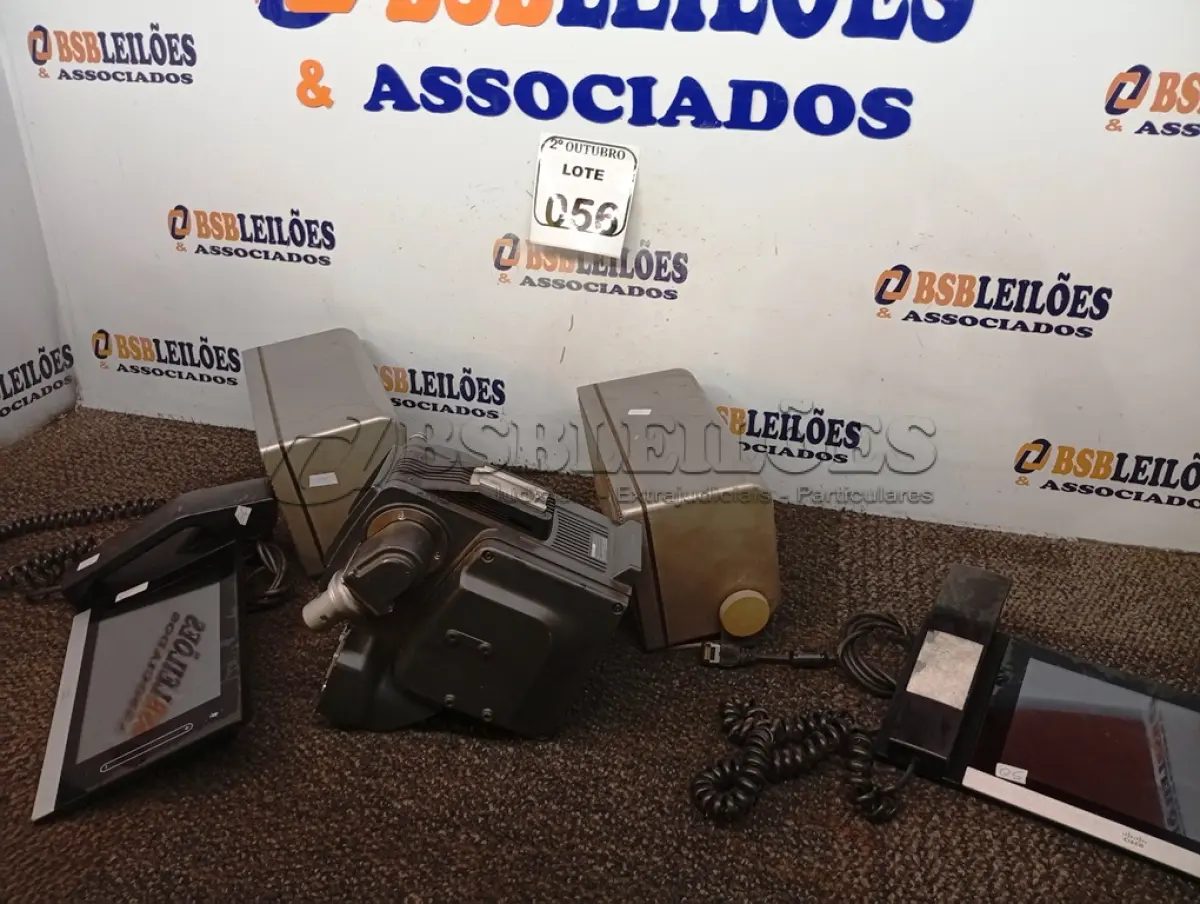 LOTE 056 - 02 APARELHOS TELEFÔNICO CISCO DIGITAIS E 01 PAR DE CAIXA DE SOM MARCA SONY. (NO ESTADO) ATENÇÃO! FAZER A VISITAÇÃO ANTES DE ARREMATAR, NÃO SABEMOS SE FUNCIONA. LEILÃO NÃO TEM GARANTIA E NEM DEVOLUÇÃO, SUJEITO A POSSÍVEIS AVARIAS VISÍVEIS/OCULTAS E/OU AUSÊNCIA DE COMPONENTES.