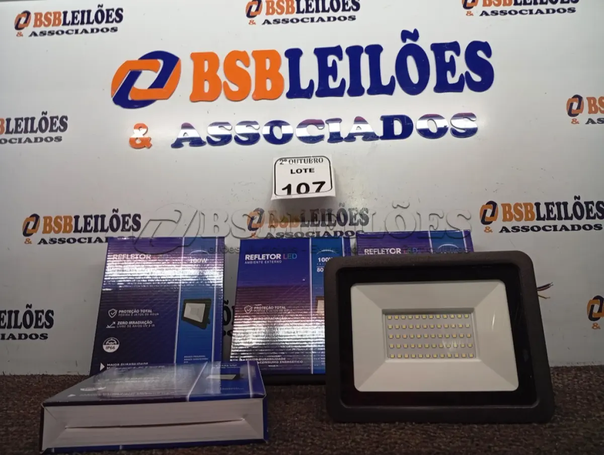 LOTE 107 - 05 REFLETORES LED AMBIENTE EXTERNO100W. (NO ESTADO) ATENÇÃO! FAZER A VISITAÇÃO ANTES DE ARREMATAR, NÃO SABEMOS SE FUNCIONA. LEILÃO NÃO TEM GARANTIA E NEM DEVOLUÇÃO, SUJEITO A POSSÍVEIS AVARIAS VISÍVEIS/OCULTAS E/OU AUSÊNCIA DE COMPONENTES.