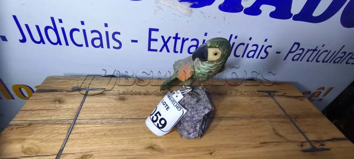 LOTE 059 - 01 PAPAGAIO EM PEDRA. (NO ESTADO)