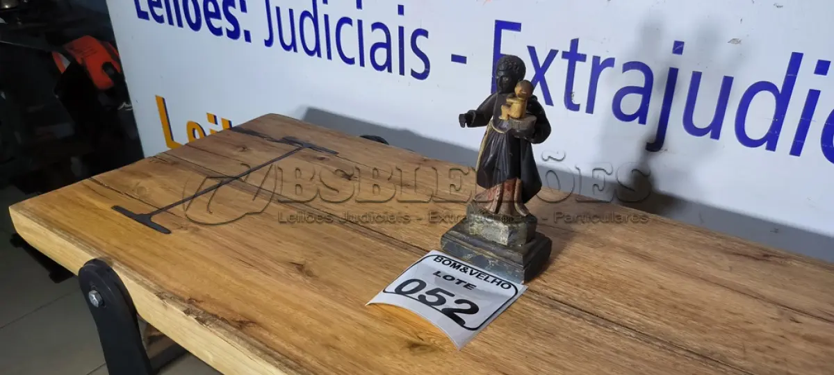 LOTE 052 - 01  IMAGEM DE SANTO SÉCULO XIX MADEIRA. (NO ESTADO)