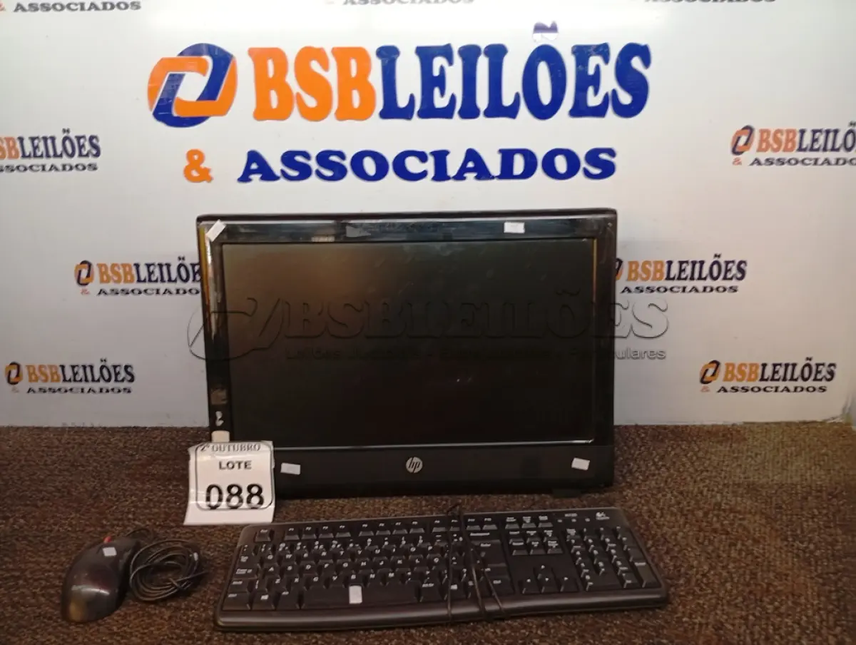LOTE 088 - 01 PC ALL IN ONE MARCA HP COM TECLADO E MOUSE. (NO ESTADO) ATENÇÃO! FAZER A VISITAÇÃO ANTES DE ARREMATAR, NÃO SABEMOS SE FUNCIONA. LEILÃO NÃO TEM GARANTIA E NEM DEVOLUÇÃO, SUJEITO A POSSÍVEIS AVARIAS VISÍVEIS/OCULTAS E/OU AUSÊNCIA DE COMPONENTES.