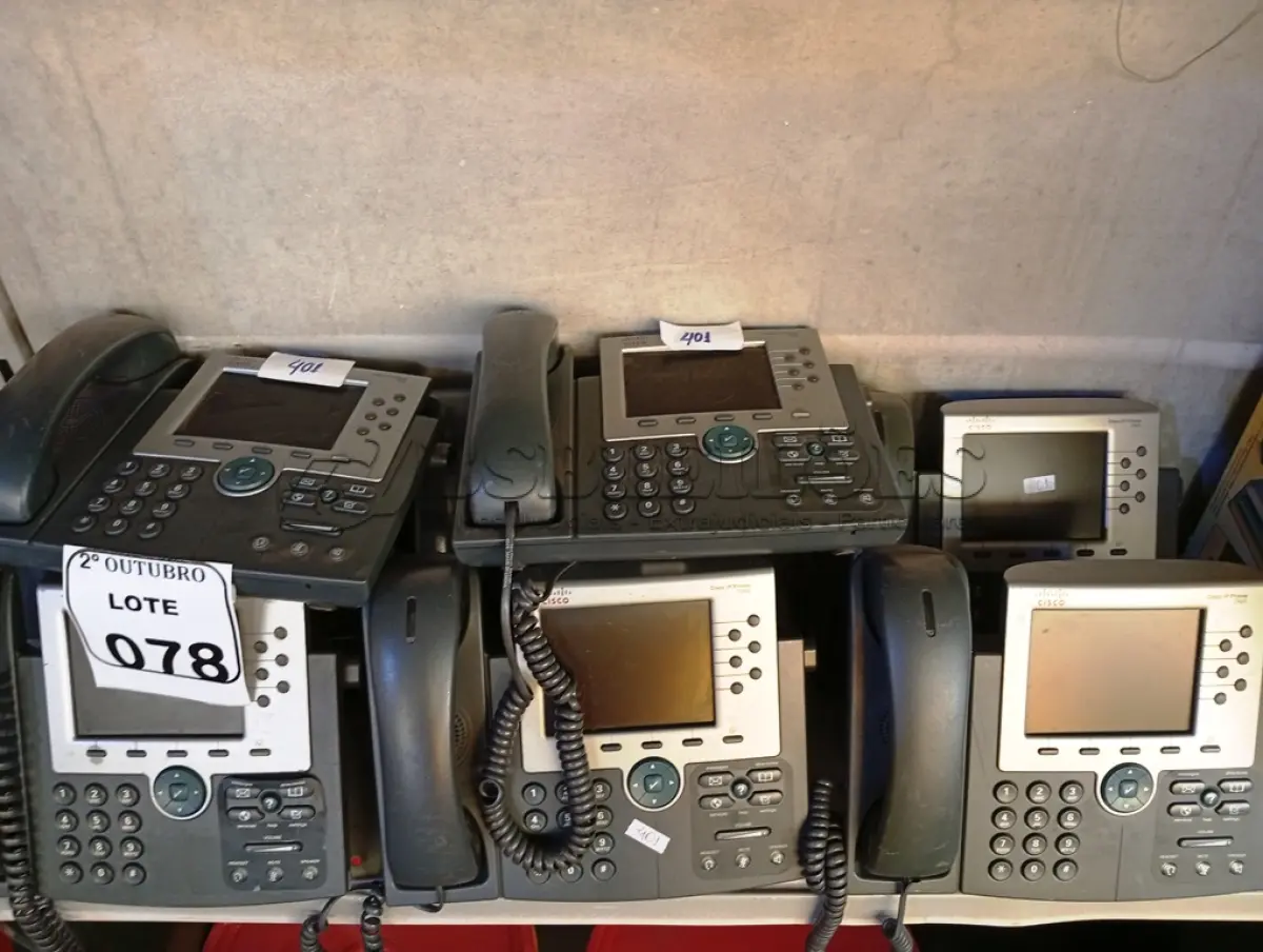 LOTE 078 - 08 APARELHOS TELEFÔNICOS MARCAS E MODELOS DIVERSOS. (NO ESTADO) ATENÇÃO! FAZER A VISITAÇÃO ANTES DE ARREMATAR, NÃO SABEMOS SE FUNCIONA. LEILÃO NÃO TEM GARANTIA E NEM DEVOLUÇÃO, SUJEITO A POSSÍVEIS AVARIAS VISÍVEIS/OCULTAS E/OU AUSÊNCIA DE COMPONENTES.