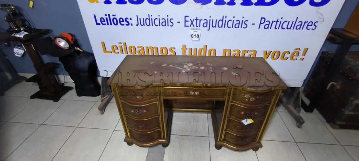 LOTE 018 - 01 ESCRIVANINHA ITALIANA. (NO ESTADO)