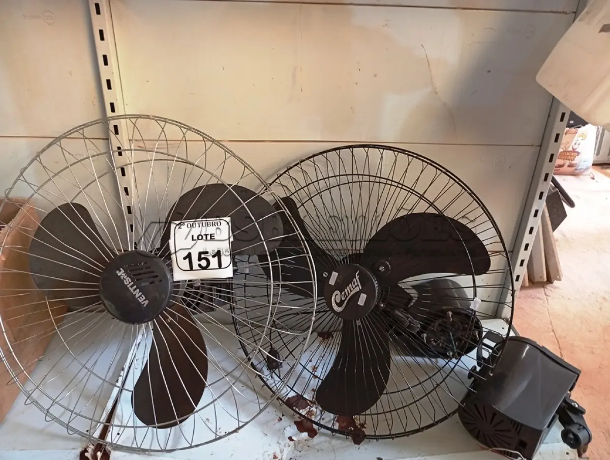 LOTE 151 - 02 VENTILADORES DE PAREDE MARCA VENTISOL E CEMAF E 02 MOTORES DE VENTILADORES AVULSOS. (NO ESTADO) ATENÇÃO! FAZER A VISITAÇÃO ANTES DE ARREMATAR, NÃO SABEMOS SE FUNCIONA. LEILÃO NÃO TEM GARANTIA E NEM DEVOLUÇÃO, SUJEITO A POSSÍVEIS AVARIAS VISÍVEIS/OCULTAS E/OU AUSÊNCIA DE COMPONENTES.