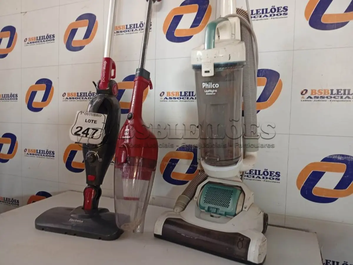 LOTE 247 - 03 ASPIRADORES INCOMPLETOS. (NO ESTADO) ATENÇÃO! FAZER A VISITAÇÃO ANTES DE ARREMATAR, NÃO SABEMOS SE FUNCIONA. LEILÃO NÃO TEM GARANTIA E NEM DEVOLUÇÃO, SUJEITO A POSSÍVEIS AVARIAS VISÍVEIS/OCULTAS E/OU AUSÊNCIA DE COMPONENTES.