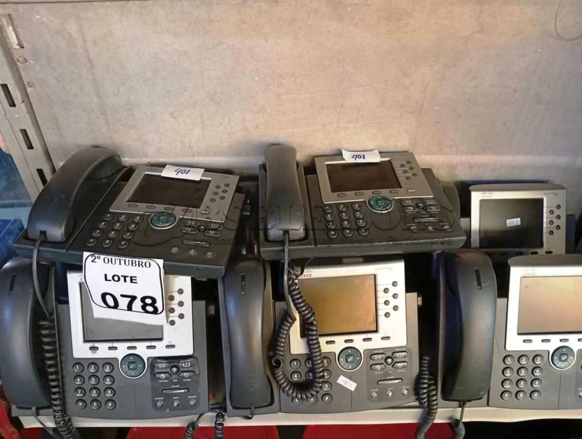 LOTE 078 - 08 APARELHOS TELEFÔNICOS MARCAS E MODELOS DIVERSOS. (NO ESTADO) ATENÇÃO! FAZER A VISITAÇÃO ANTES DE ARREMATAR, NÃO SABEMOS SE FUNCIONA. LEILÃO NÃO TEM GARANTIA E NEM DEVOLUÇÃO, SUJEITO A POSSÍVEIS AVARIAS VISÍVEIS/OCULTAS E/OU AUSÊNCIA DE COMPONENTES.