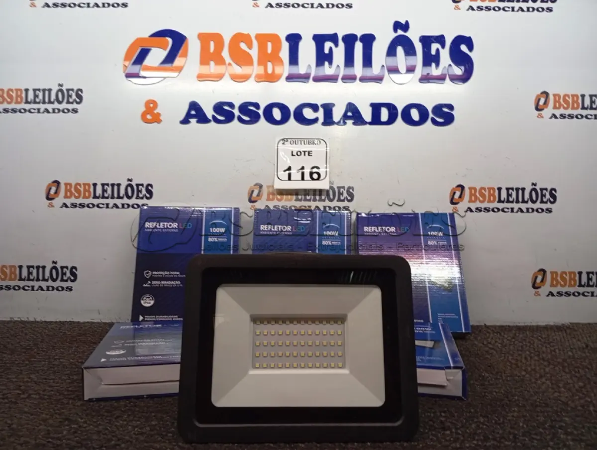 LOTE 116 - 05 REFLETORES LED AMBIENTE EXTERNO100W. (NO ESTADO) ATENÇÃO! FAZER A VISITAÇÃO ANTES DE ARREMATAR, NÃO SABEMOS SE FUNCIONA. LEILÃO NÃO TEM GARANTIA E NEM DEVOLUÇÃO, SUJEITO A POSSÍVEIS AVARIAS VISÍVEIS/OCULTAS E/OU AUSÊNCIA DE COMPONENTES.