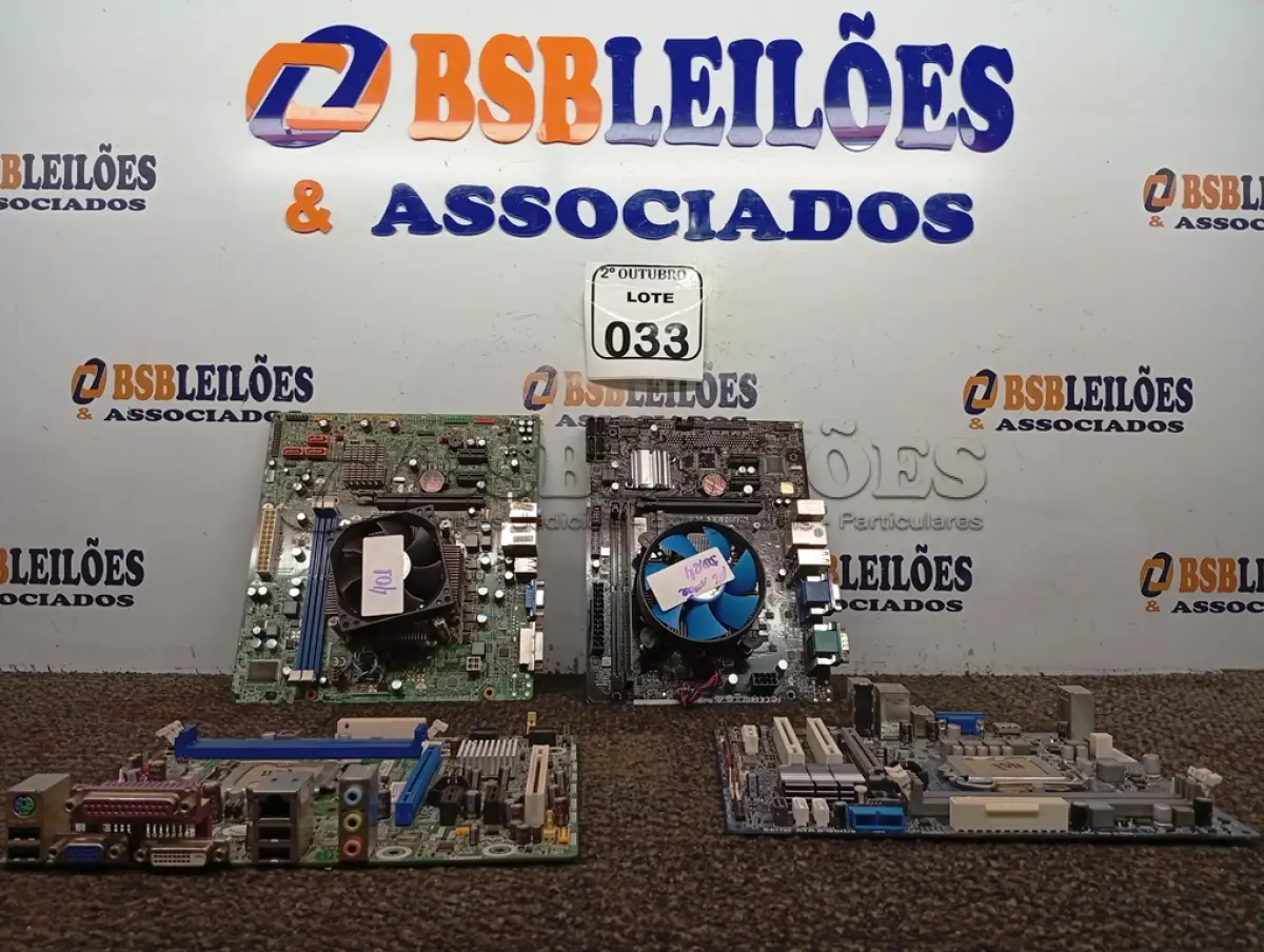 LOTE 033 - 04 PLACAS-MÃE PARA PC. (NO ESTADO) ATENÇÃO! FAZER A VISITAÇÃO ANTES DE ARREMATAR, NÃO SABEMOS SE FUNCIONA. LEILÃO NÃO TEM GARANTIA E NEM DEVOLUÇÃO, SUJEITO A POSSÍVEIS AVARIAS VISÍVEIS/OCULTAS E/OU AUSÊNCIA DE COMPONENTES.