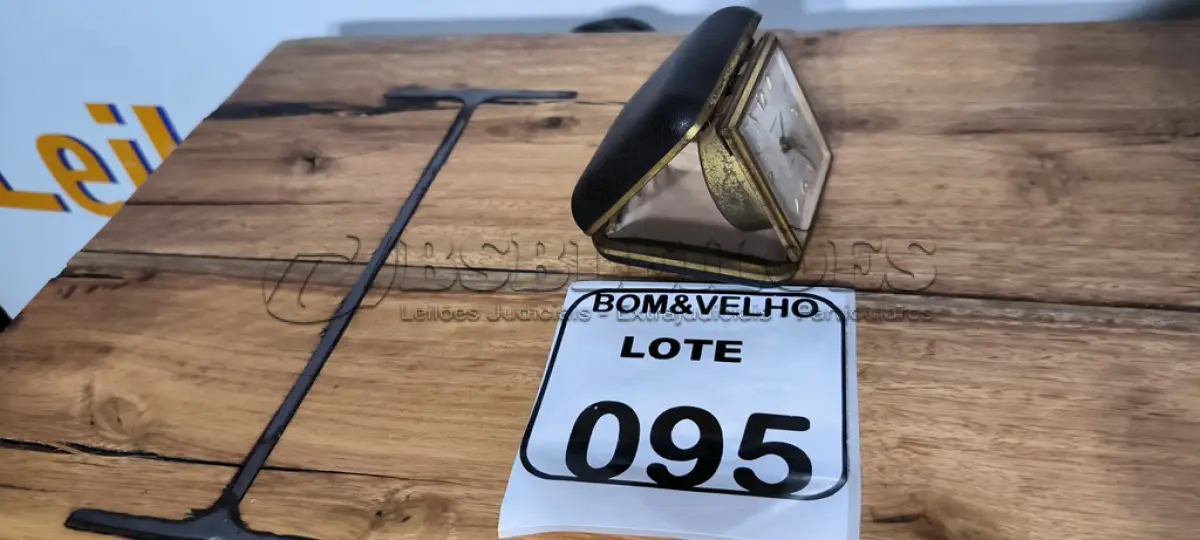 LOTE 095 - 01 RELÓGIO EUROPA. (NO ESTADO)