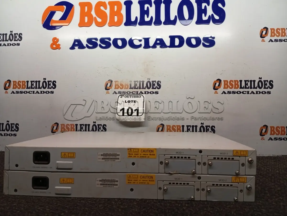 LOTE 101 - 02 SWITCHES COM 24 PORTAS EM CADA. (NO ESTADO) ATENÇÃO! FAZER A VISITAÇÃO ANTES DE ARREMATAR, NÃO SABEMOS SE FUNCIONA. LEILÃO NÃO TEM GARANTIA E NEM DEVOLUÇÃO, SUJEITO A POSSÍVEIS AVARIAS VISÍVEIS/OCULTAS E/OU AUSÊNCIA DE COMPONENTES.