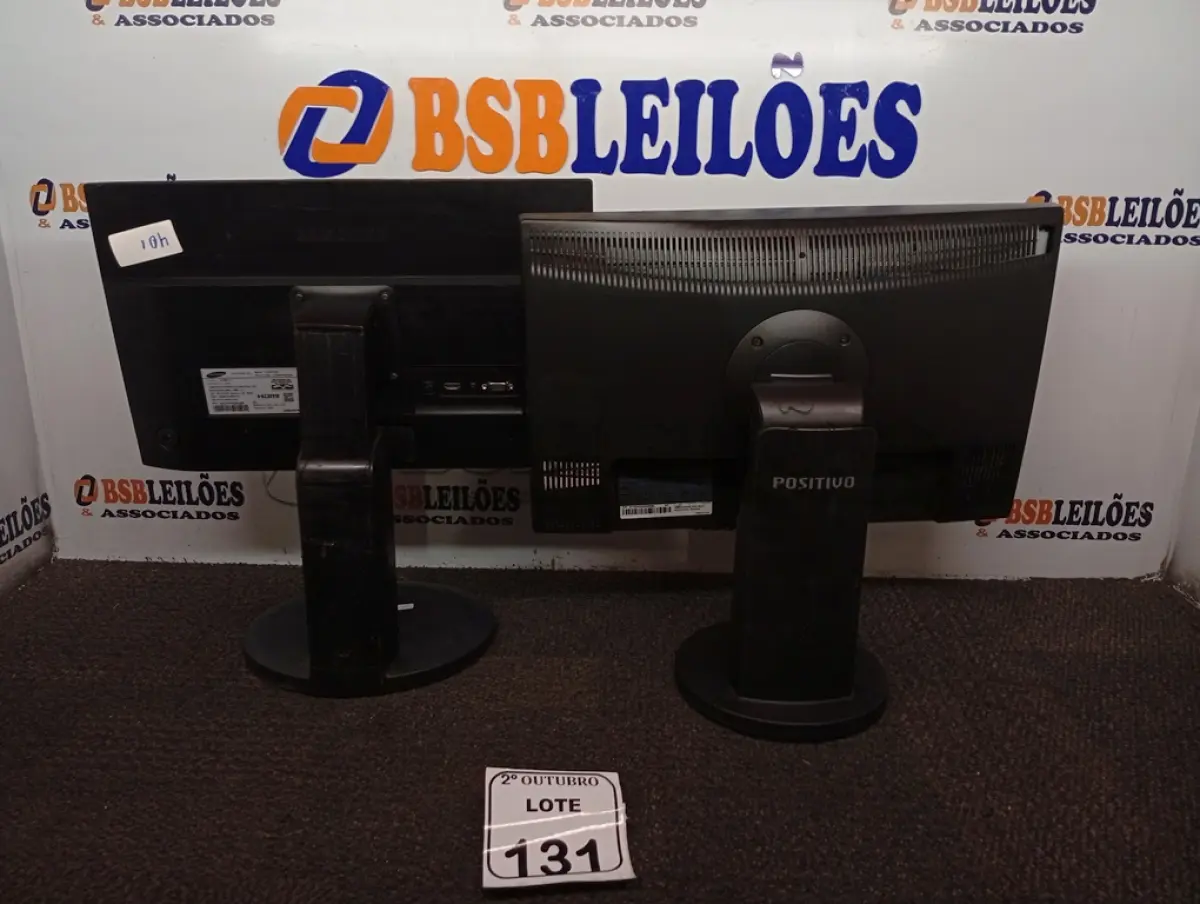 LOTE 131 - 02 MONITORES LCD MARCAS SAMSUNG E POSITIVO. (NO ESTADO) ATENÇÃO! FAZER A VISITAÇÃO ANTES DE ARREMATAR, NÃO SABEMOS SE FUNCIONA. LEILÃO NÃO TEM GARANTIA E NEM DEVOLUÇÃO, SUJEITO A POSSÍVEIS AVARIAS VISÍVEIS/OCULTAS E/OU AUSÊNCIA DE COMPONENTES.