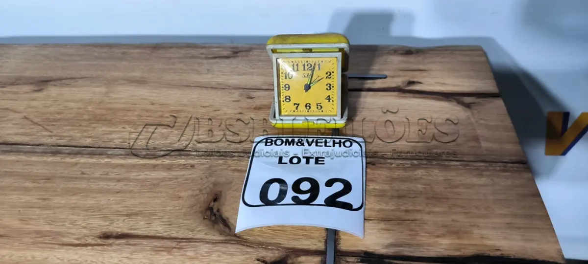 LOTE 092 - 01 RELÓGIO EUROPA. (NO ESTADO)