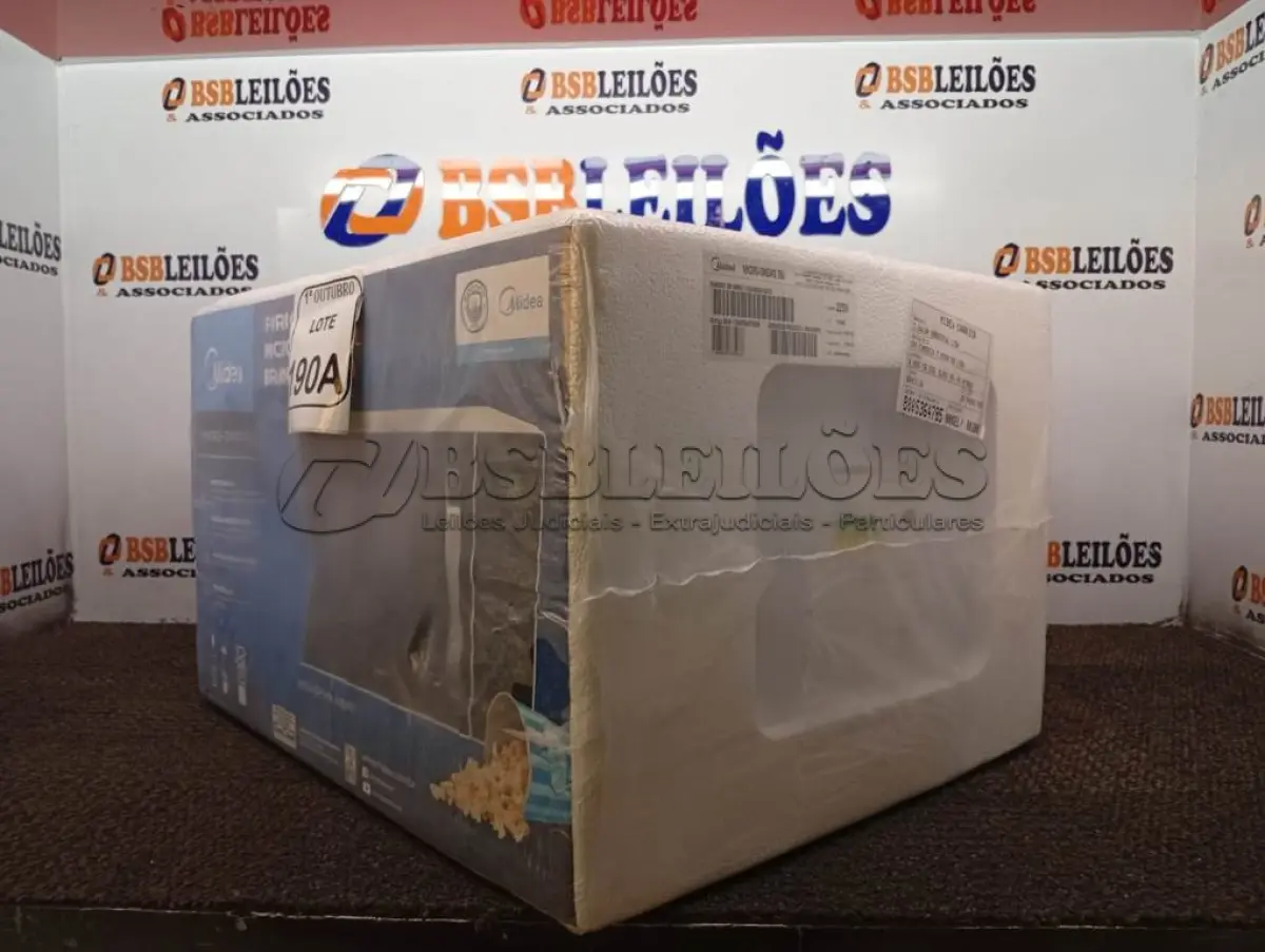 LOTE 190 - 01 FORNO MICRO-ONDAS NA COR PRETA E BRANCO 35L MARCA MIDEA 220V (NOVO). (NO ESTADO) ATENÇÃO! FAZER A VISITAÇÃO ANTES DE ARREMATAR, NÃO SABEMOS SE FUNCIONA. LEILÃO NÃO TEM GARANTIA E NEM DEVOLUÇÃO, SUJEITO A POSSÍVEIS AVARIAS VISÍVEIS/OCULTAS E/OU AUSÊNCIA DE COMPONENTES.