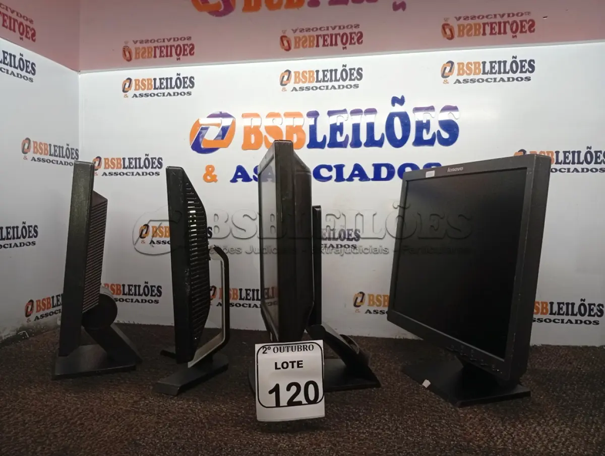 LOTE 120 - 04 MONITORES LCD MARCAS E MODELOS DIVERSOS. (NO ESTADO) ATENÇÃO! FAZER A VISITAÇÃO ANTES DE ARREMATAR, NÃO SABEMOS SE FUNCIONA. LEILÃO NÃO TEM GARANTIA E NEM DEVOLUÇÃO, SUJEITO A POSSÍVEIS AVARIAS VISÍVEIS/OCULTAS E/OU AUSÊNCIA DE COMPONENTES.