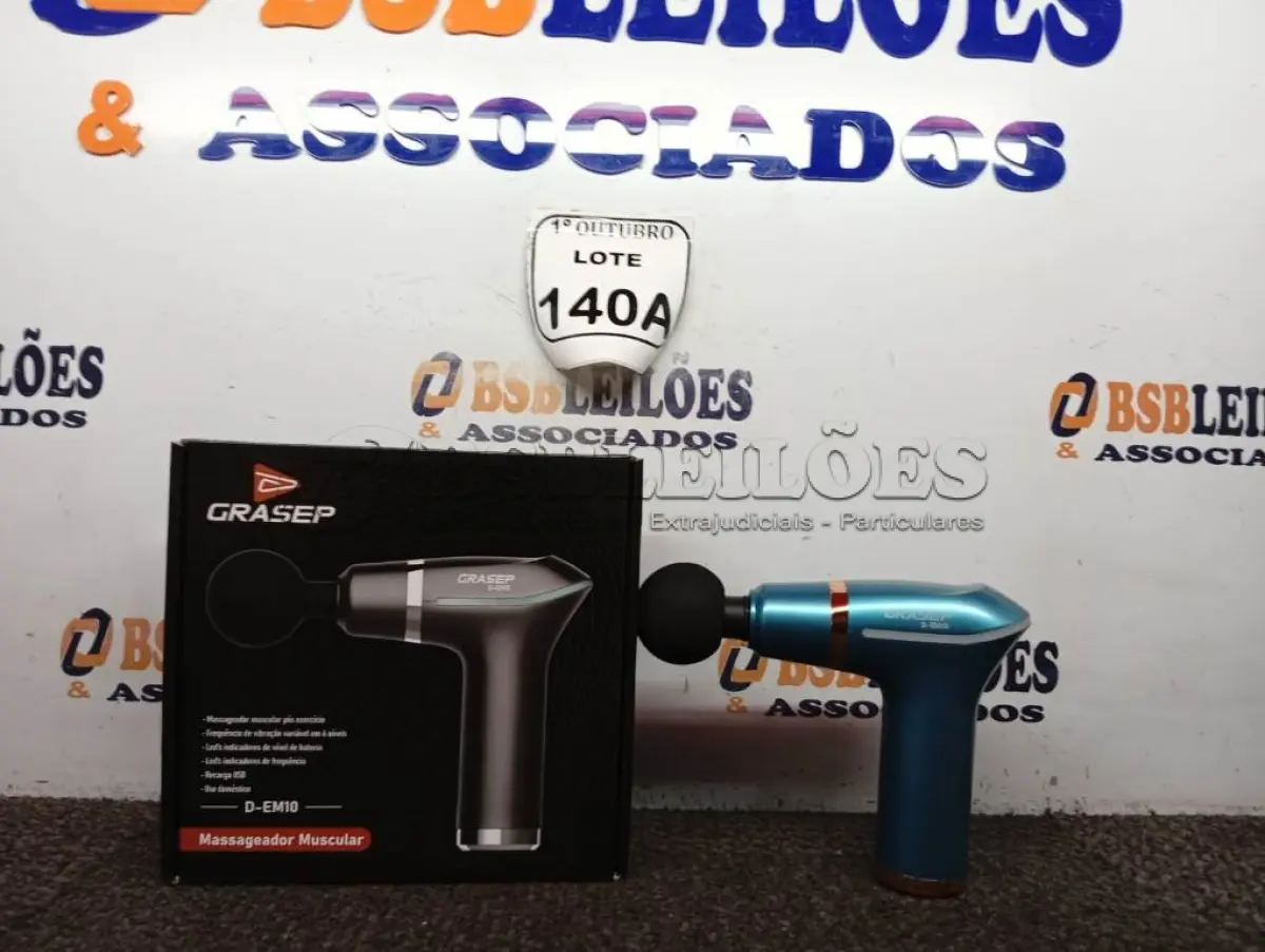 LOTE 140 - 01 MASSAGEADOR MUSCULAR COM CARREGADOR E ACESSÓRIOS MARCA GRASEP MODELO D-EM10. (NO ESTADO) ATENÇÃO! FAZER A VISITAÇÃO ANTES DE ARREMATAR, NÃO SABEMOS SE FUNCIONA. LEILÃO NÃO TEM GARANTIA E NEM DEVOLUÇÃO, SUJEITO A POSSÍVEIS AVARIAS VISÍVEIS/OCULTAS E/OU AUSÊNCIA DE COMPONENTES.