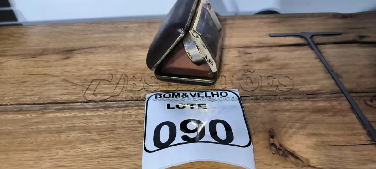LOTE 090 - 01 RELÓGIO EUROPA. (NO ESTADO)
