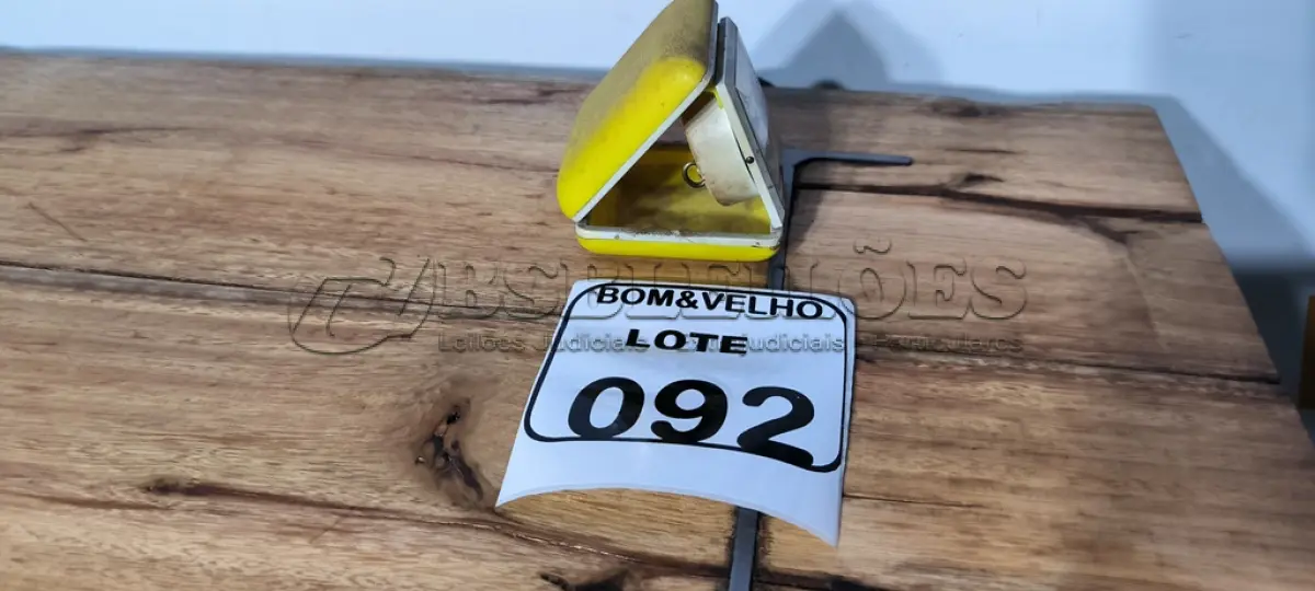 LOTE 092 - 01 RELÓGIO EUROPA. (NO ESTADO)