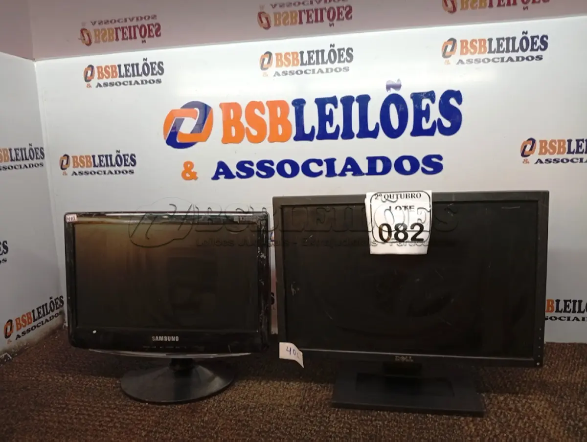 LOTE 082 - 02 MONITORES SAMSUNG E DELL. (NO ESTADO) ATENÇÃO! FAZER A VISITAÇÃO ANTES DE ARREMATAR, NÃO SABEMOS SE FUNCIONA. LEILÃO NÃO TEM GARANTIA E NEM DEVOLUÇÃO, SUJEITO A POSSÍVEIS AVARIAS VISÍVEIS/OCULTAS E/OU AUSÊNCIA DE COMPONENTES.