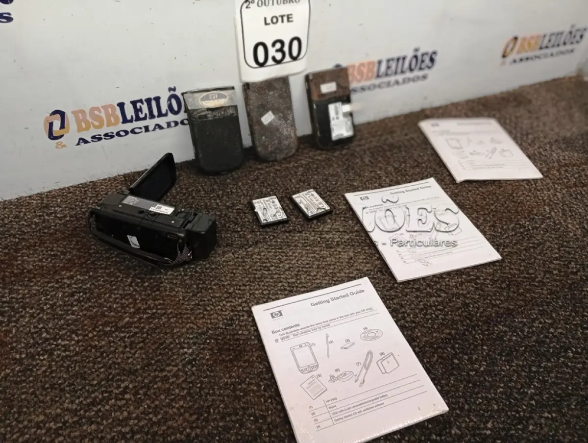LOTE 030 - 01 FILMADORA E 03 IPACS. (NO ESTADO) ATENÇÃO! FAZER A VISITAÇÃO ANTES DE ARREMATAR, NÃO SABEMOS SE FUNCIONA. LEILÃO NÃO TEM GARANTIA E NEM DEVOLUÇÃO, SUJEITO A POSSÍVEIS AVARIAS VISÍVEIS/OCULTAS E/OU AUSÊNCIA DE COMPONENTES.