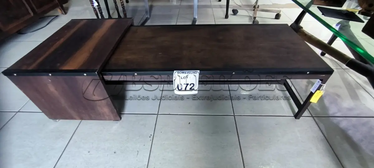 LOTE 072 - 01 MESA DE CENTRO. (NO ESTADO)