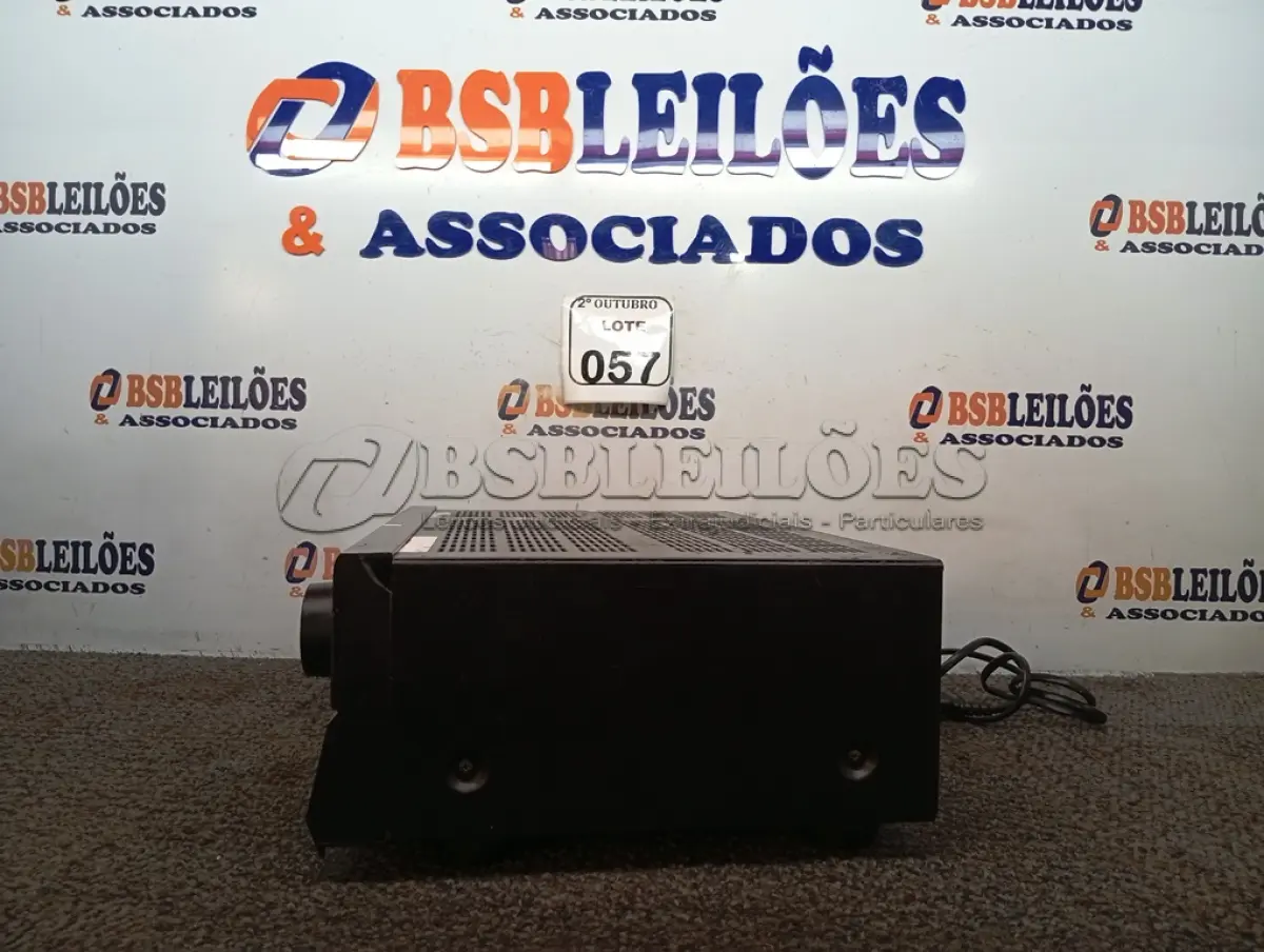 LOTE 057 - 01 RECEIVER MARCA ONKYO. (NO ESTADO) ATENÇÃO! FAZER A VISITAÇÃO ANTES DE ARREMATAR, NÃO SABEMOS SE FUNCIONA. LEILÃO NÃO TEM GARANTIA E NEM DEVOLUÇÃO, SUJEITO A POSSÍVEIS AVARIAS VISÍVEIS/OCULTAS E/OU AUSÊNCIA DE COMPONENTES.