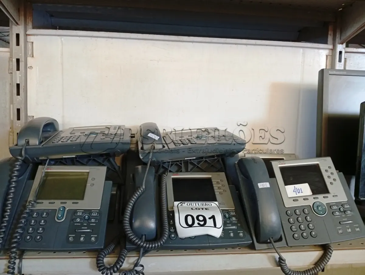 LOTE 091 - 08 APARELHOS TELEFÔNICOS MARCAS E MODELOS DIVERSOS. (NO ESTADO) ATENÇÃO! FAZER A VISITAÇÃO ANTES DE ARREMATAR, NÃO SABEMOS SE FUNCIONA. LEILÃO NÃO TEM GARANTIA E NEM DEVOLUÇÃO, SUJEITO A POSSÍVEIS AVARIAS VISÍVEIS/OCULTAS E/OU AUSÊNCIA DE COMPONENTES.