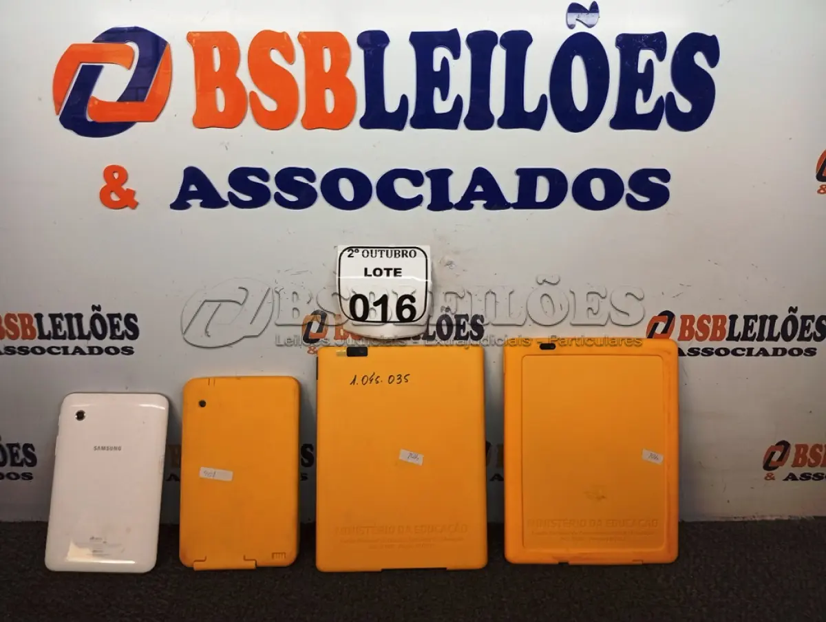 LOTE 016 - 04 TABLETES MARCAS E MODELOS DIVERSOS. (NO ESTADO) ATENÇÃO! FAZER A VISITAÇÃO ANTES DE ARREMATAR, NÃO SABEMOS SE FUNCIONA. LEILÃO NÃO TEM GARANTIA E NEM DEVOLUÇÃO, SUJEITO A POSSÍVEIS AVARIAS VISÍVEIS/OCULTAS E/OU AUSÊNCIA DE COMPONENTES.