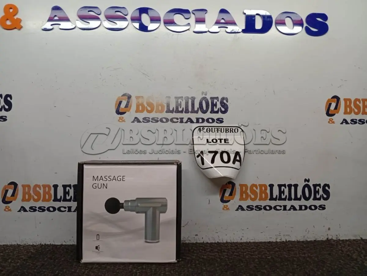 LOTE 170 - 01 MASSAGEADOR MUSCULAR COM CARREGADOR E ACESSÓRIOS. ATENÇÃO! FAZER A VISITAÇÃO ANTES DE ARREMATAR, NÃO SABEMOS SE FUNCIONA. LEILÃO NÃO TEM GARANTIA E NEM DEVOLUÇÃO, SUJEITO A POSSÍVEIS AVARIAS VISÍVEIS/OCULTAS E/OU AUSÊNCIA DE COMPONENTES.