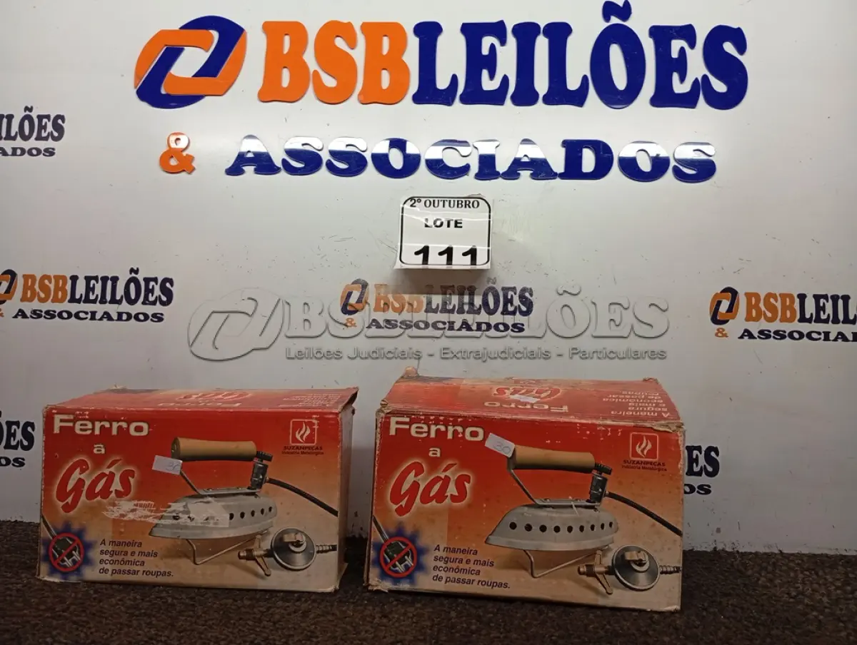 LOTE 111 - 02 FERROS DE PASSAR ROUPAS A GÁS. (NO ESTADO) ATENÇÃO! FAZER A VISITAÇÃO ANTES DE ARREMATAR, NÃO SABEMOS SE FUNCIONA. LEILÃO NÃO TEM GARANTIA E NEM DEVOLUÇÃO, SUJEITO A POSSÍVEIS AVARIAS VISÍVEIS/OCULTAS E/OU AUSÊNCIA DE COMPONENTES.