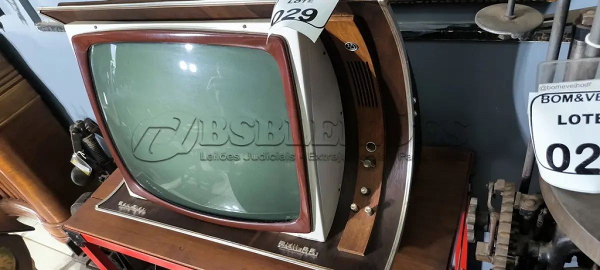 LOTE 029 - 01 TELEVISÃO PHILCO SOLID STAZ 3D. (NO ESTADO)