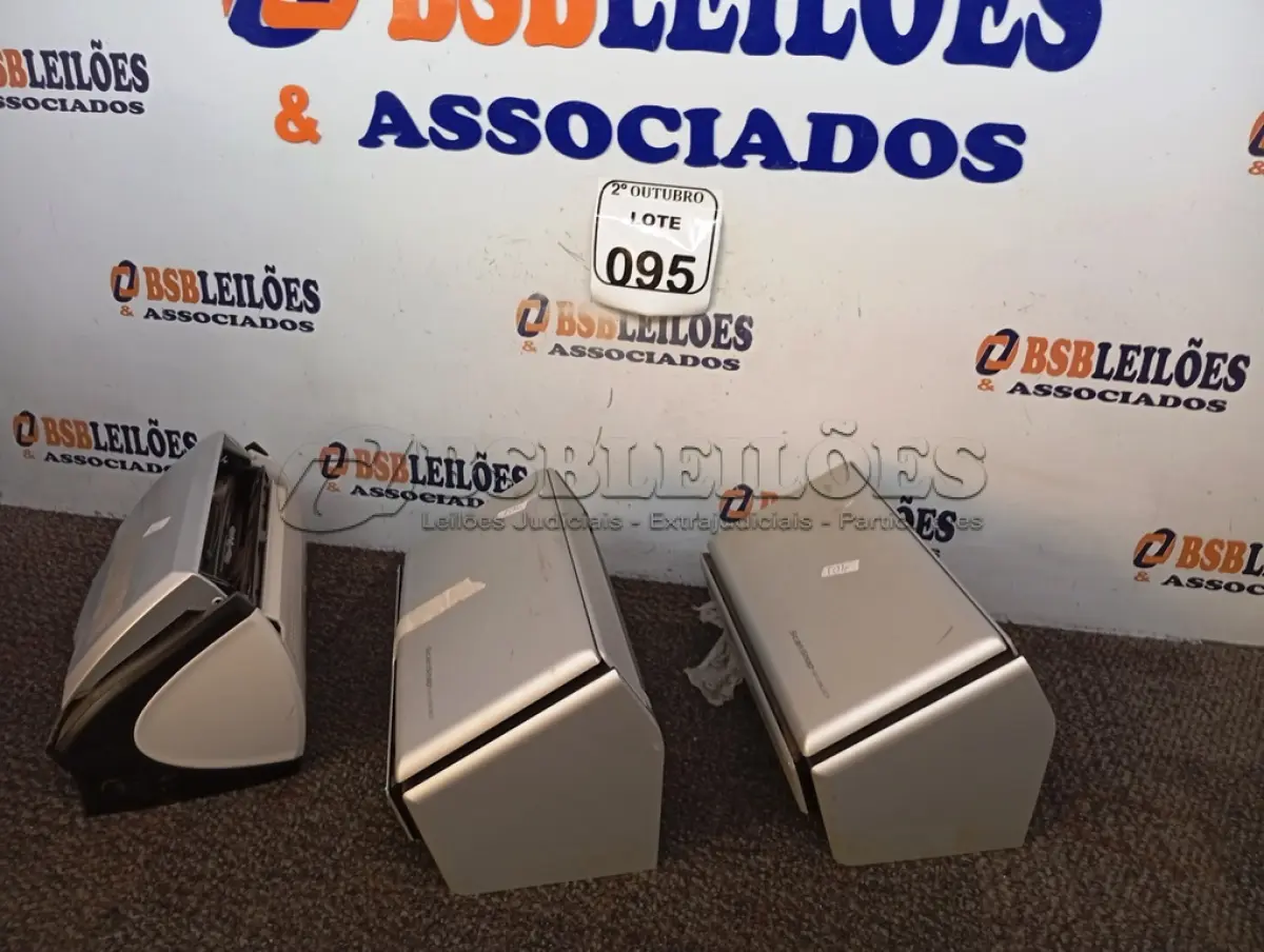 LOTE 095 - 03 SCANNERS MARCA FUJITSU. (NO ESTADO) ATENÇÃO! FAZER A VISITAÇÃO ANTES DE ARREMATAR, NÃO SABEMOS SE FUNCIONA. LEILÃO NÃO TEM GARANTIA E NEM DEVOLUÇÃO, SUJEITO A POSSÍVEIS AVARIAS VISÍVEIS/OCULTAS E/OU AUSÊNCIA DE COMPONENTES.