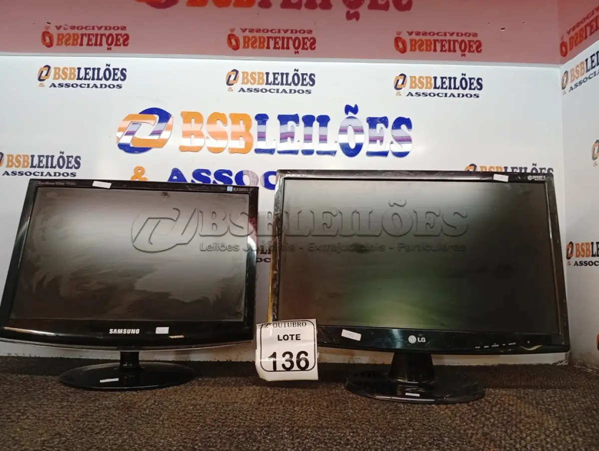 LOTE 136 - 02 MONITORES MARCAS SAMSUNG E LG. (NO ESTADO) ATENÇÃO! FAZER A VISITAÇÃO ANTES DE ARREMATAR, NÃO SABEMOS SE FUNCIONA. LEILÃO NÃO TEM GARANTIA E NEM DEVOLUÇÃO, SUJEITO A POSSÍVEIS AVARIAS VISÍVEIS/OCULTAS E/OU AUSÊNCIA DE COMPONENTES.