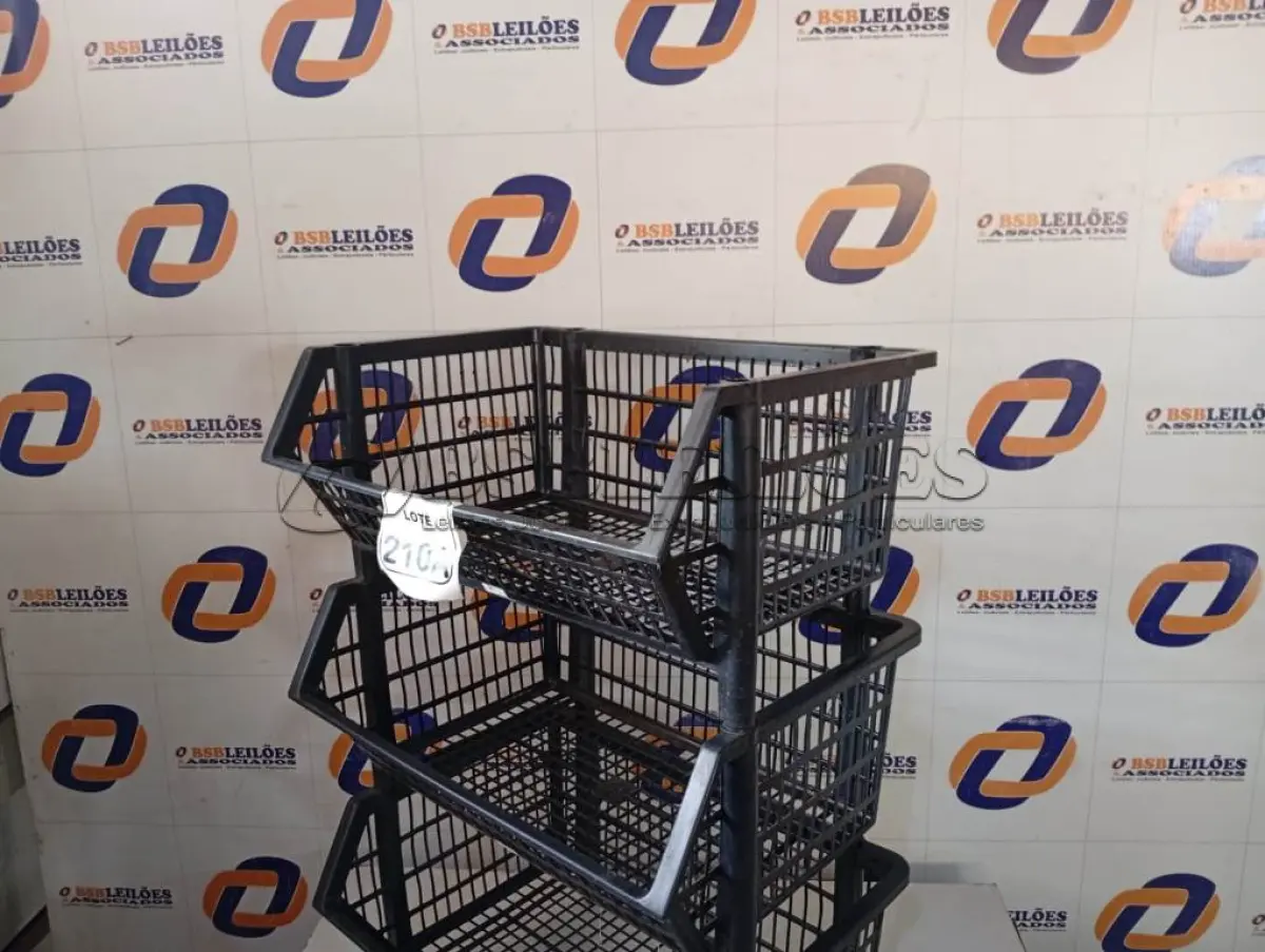 LOTE 210 - 03 CESTOS. (NO ESTADO) ATENÇÃO! FAZER A VISITAÇÃO ANTES DE ARREMATAR, NÃO SABEMOS SE FUNCIONA. LEILÃO NÃO TEM GARANTIA E NEM DEVOLUÇÃO, SUJEITO A POSSÍVEIS AVARIAS VISÍVEIS/OCULTAS E/OU AUSÊNCIA DE COMPONENTES.