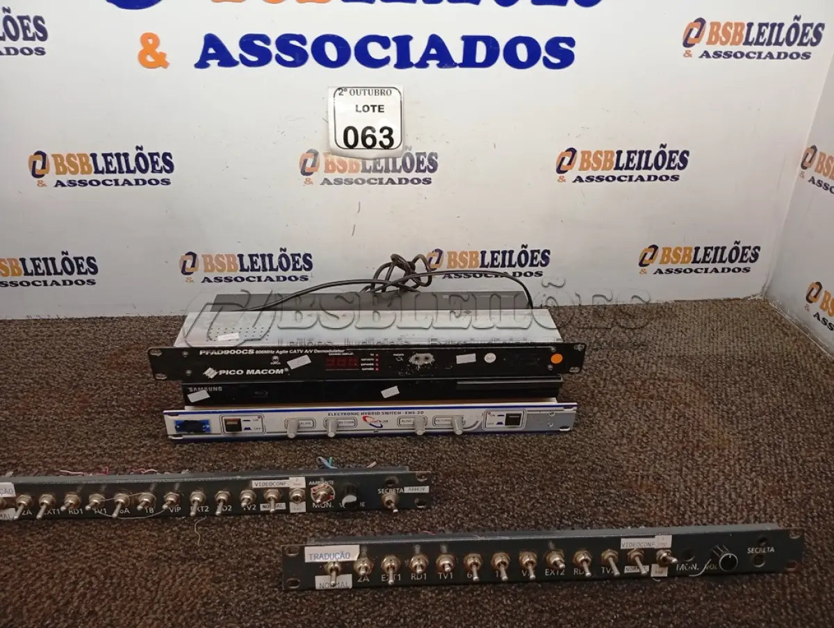 LOTE 063 - 01 LOTE COM ELETRÔNICOS DIVERSOS. (NO ESTADO) ATENÇÃO! FAZER A VISITAÇÃO ANTES DE ARREMATAR, NÃO SABEMOS SE FUNCIONA. LEILÃO NÃO TEM GARANTIA E NEM DEVOLUÇÃO, SUJEITO A POSSÍVEIS AVARIAS VISÍVEIS/OCULTAS E/OU AUSÊNCIA DE COMPONENTES.
