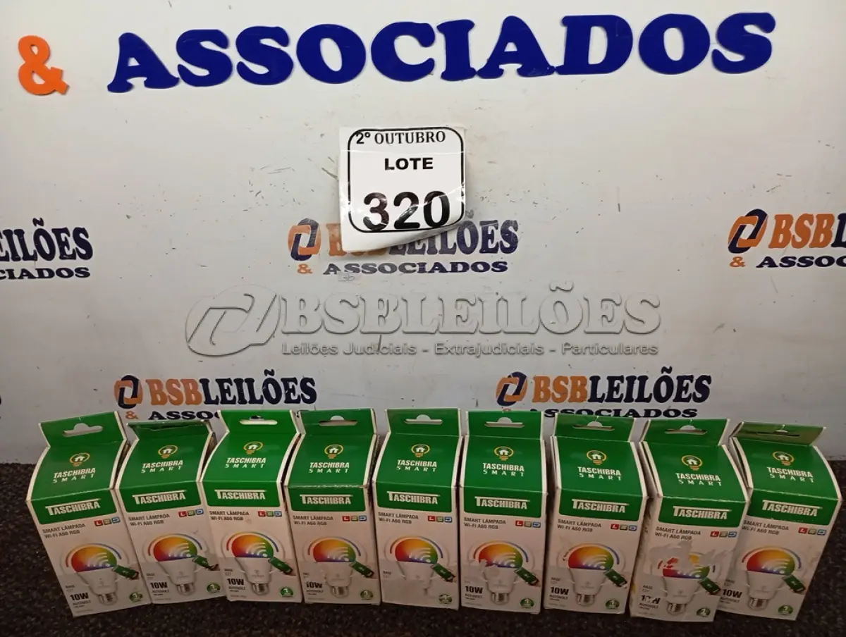 LOTE 320 - 09 LÂMPADAS MARCA TASCHIBRA. (NO ESTADO) ATENÇÃO! FAZER A VISITAÇÃO ANTES DE ARREMATAR, NÃO SABEMOS SE FUNCIONA. LEILÃO NÃO TEM GARANTIA E NEM DEVOLUÇÃO, SUJEITO A POSSÍVEIS AVARIAS VISÍVEIS/OCULTAS E/OU AUSÊNCIA DE COMPONENTES.