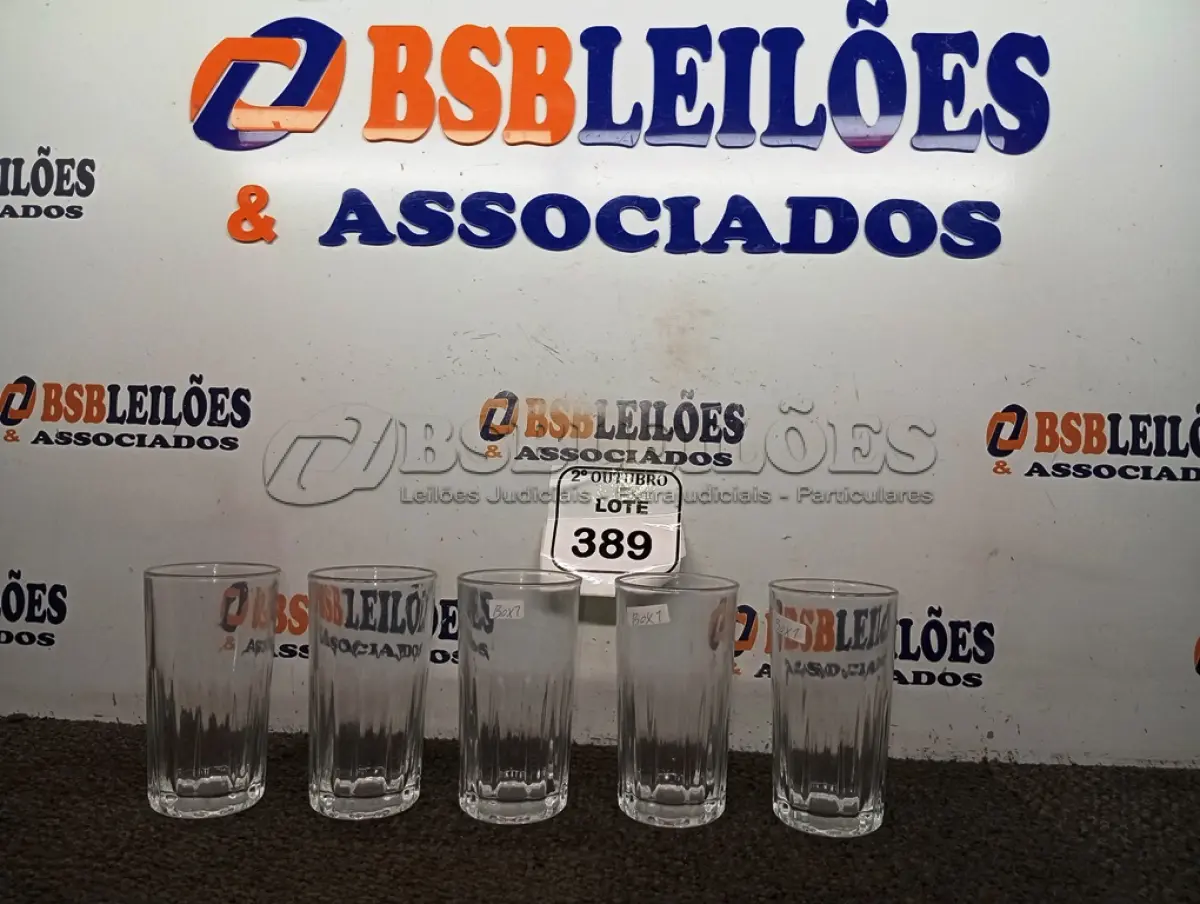 LOTE 389 - 05 COPOS DE VIDRO. (NO ESTADO) ATENÇÃO! FAZER A VISITAÇÃO ANTES DE ARREMATAR, NÃO SABEMOS SE FUNCIONA. LEILÃO NÃO TEM GARANTIA E NEM DEVOLUÇÃO, SUJEITO A POSSÍVEIS AVARIAS VISÍVEIS/OCULTAS E/OU AUSÊNCIA DE COMPONENTES.