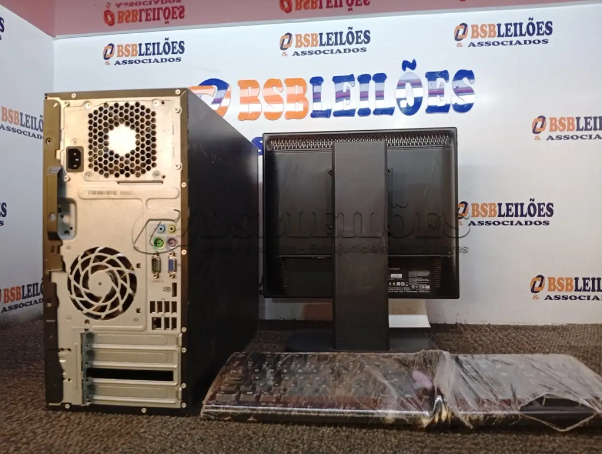 LOTE 166 - 01 PC ALL IN ONE MARCA HP. (NO ESTADO) ATENÇÃO! FAZER A VISITAÇÃO ANTES DE ARREMATAR, NÃO SABEMOS SE FUNCIONA. LEILÃO NÃO TEM GARANTIA E NEM DEVOLUÇÃO, SUJEITO A POSSÍVEIS AVARIAS VISÍVEIS/OCULTAS E/OU AUSÊNCIA DE COMPONENTES.