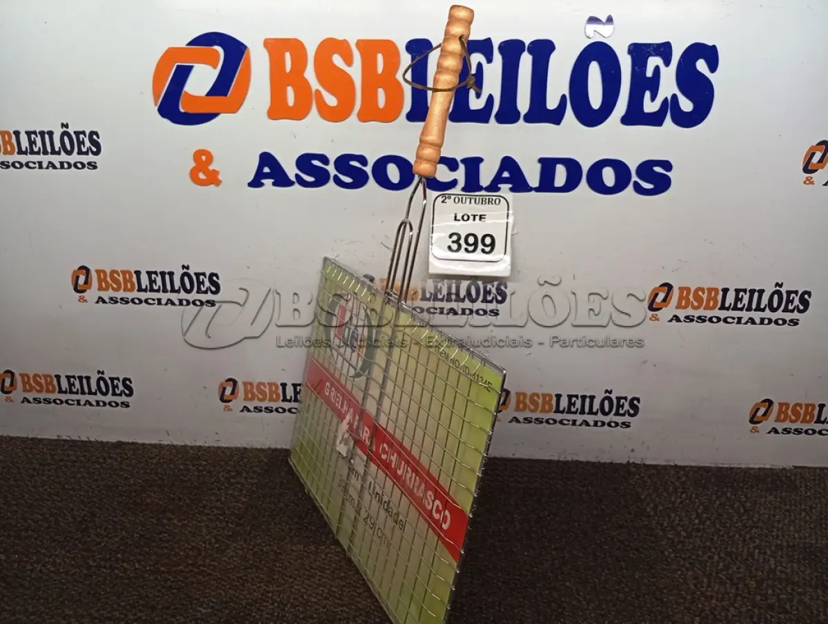 LOTE 399 - 01 GRELHA P/ CHURRASCO 39X29CM. (NO ESTADO) ATENÇÃO! FAZER A VISITAÇÃO ANTES DE ARREMATAR, NÃO SABEMOS SE FUNCIONA. LEILÃO NÃO TEM GARANTIA E NEM DEVOLUÇÃO, SUJEITO A POSSÍVEIS AVARIAS VISÍVEIS/OCULTAS E/OU AUSÊNCIA DE COMPONENTES.