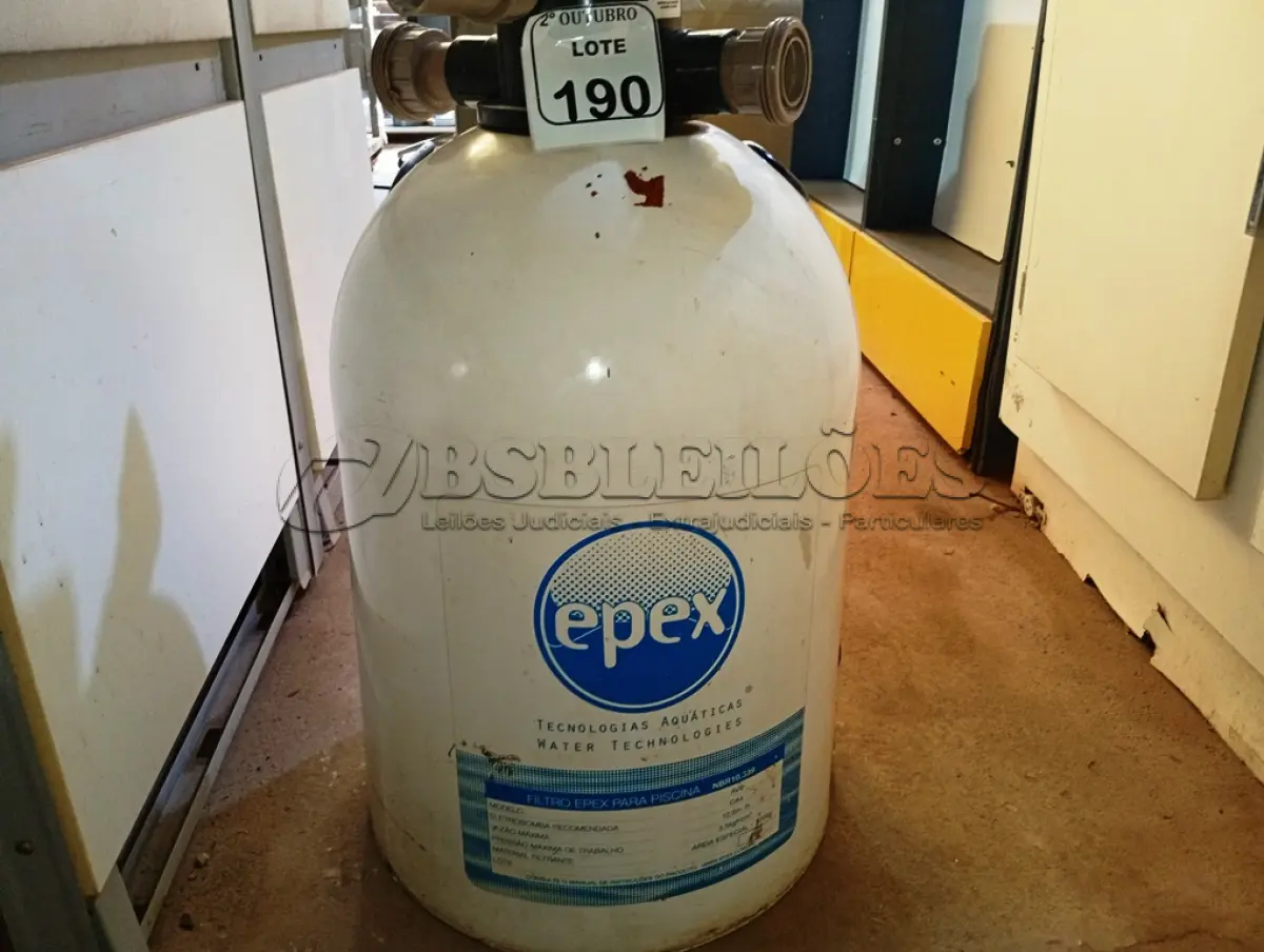 LOTE 190 - 01 FILTRO DE PISCINA. (NO ESTADO) ATENÇÃO! FAZER A VISITAÇÃO ANTES DE ARREMATAR, NÃO SABEMOS SE FUNCIONA. LEILÃO NÃO TEM GARANTIA E NEM DEVOLUÇÃO, SUJEITO A POSSÍVEIS AVARIAS VISÍVEIS/OCULTAS E/OU AUSÊNCIA DE COMPONENTES.